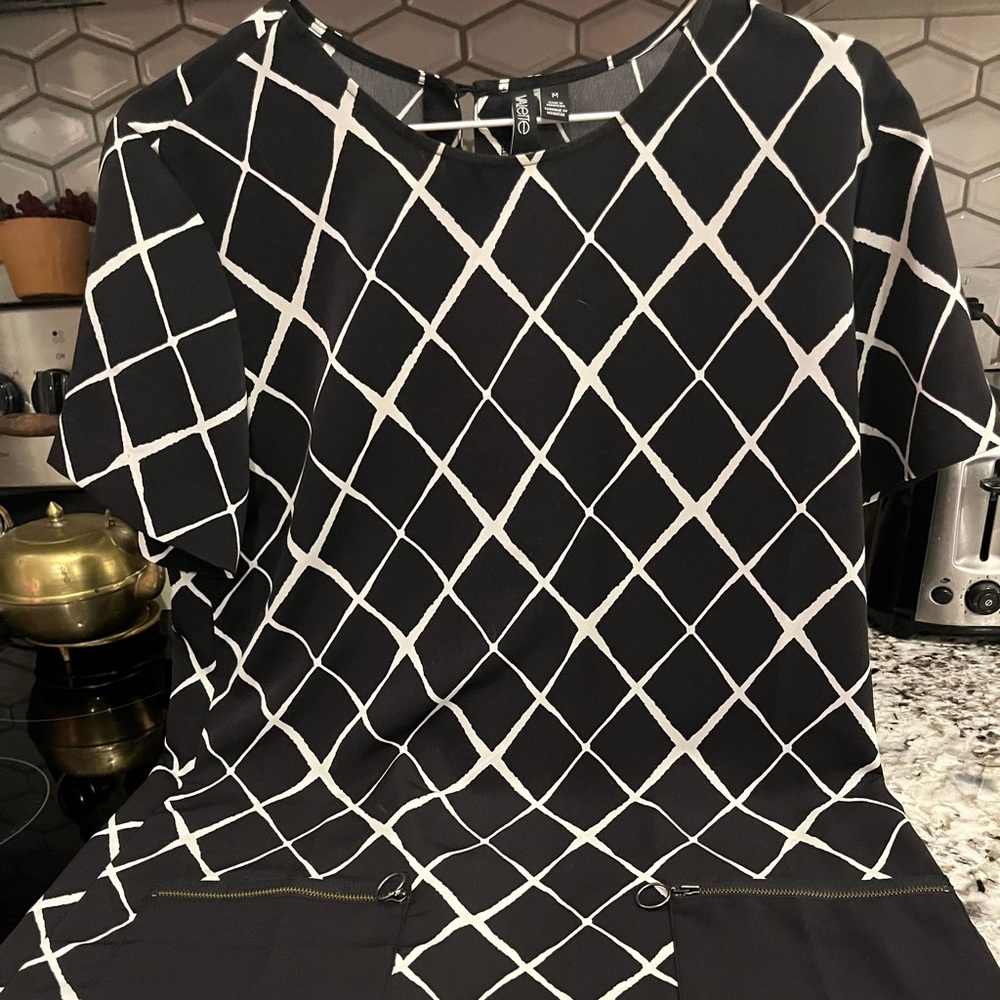Black and White dress with pockets